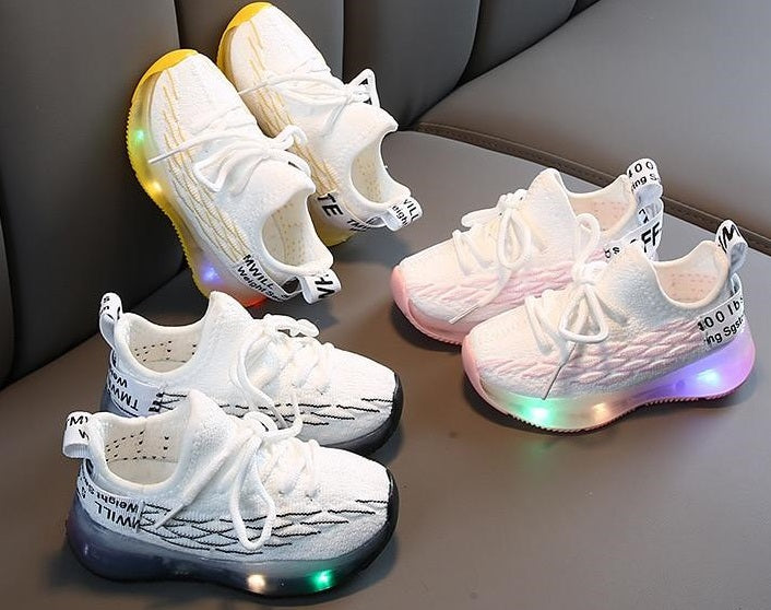 Light-Up Sneakers – Pink